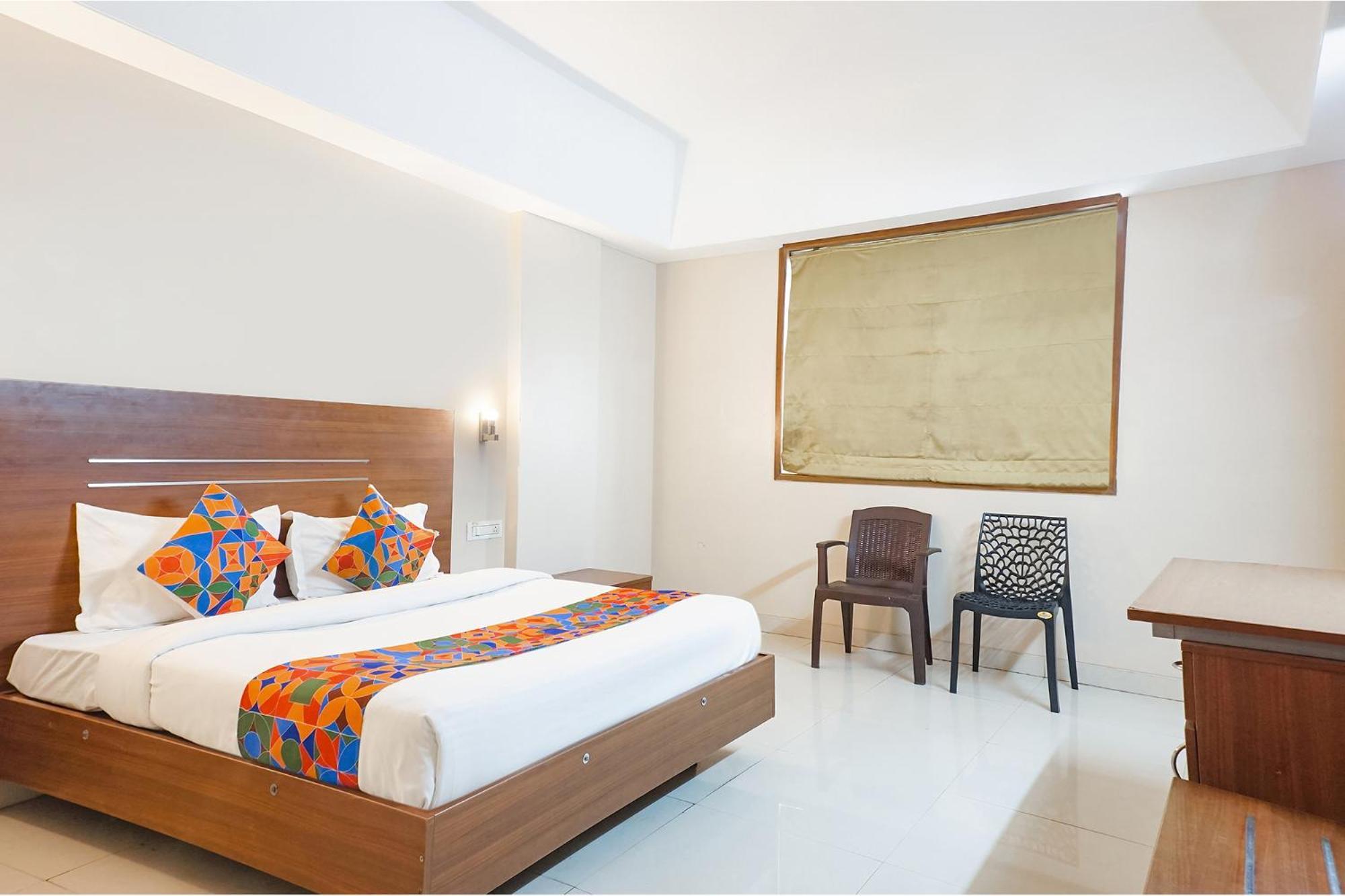 Fabhotel Classic Executive Phursungi Exterior photo